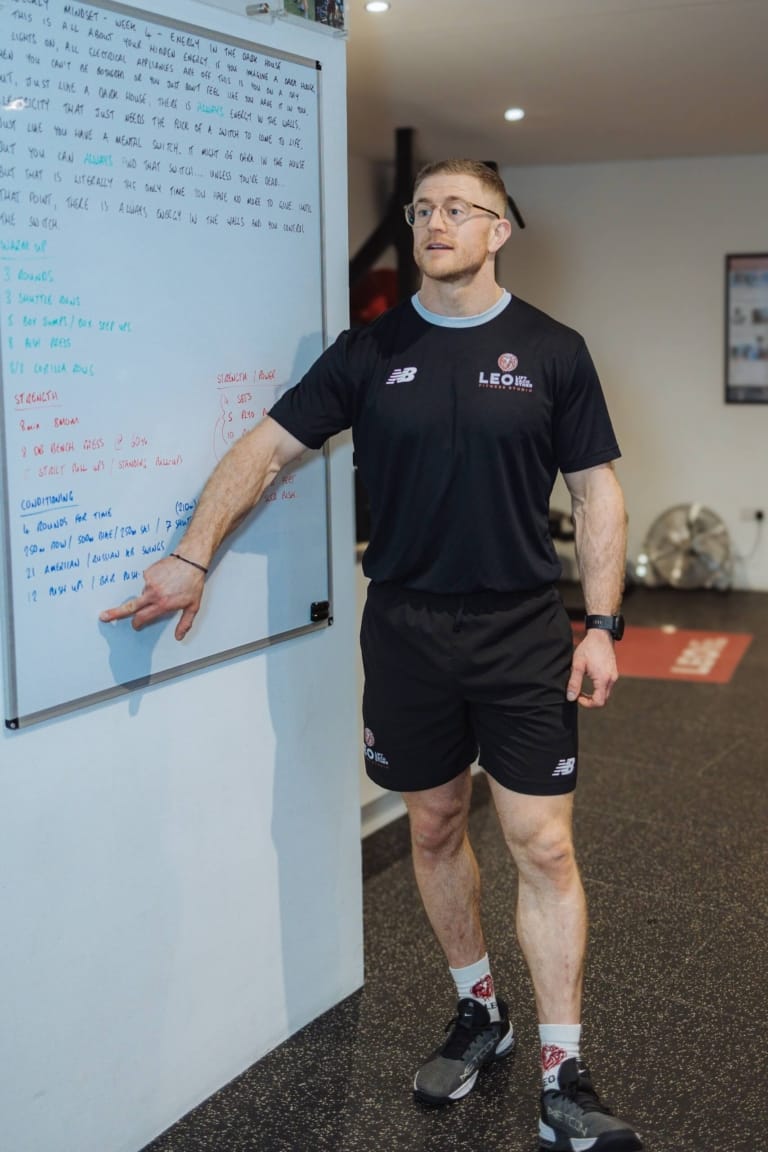 Clear Structure - Leo - Fitness Studio Orpington